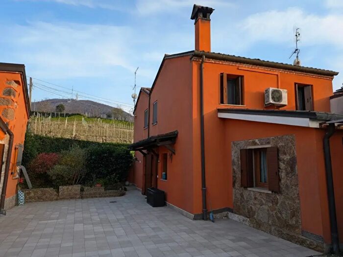 Casa quadrilocale in vendita in Via Molini, Vo