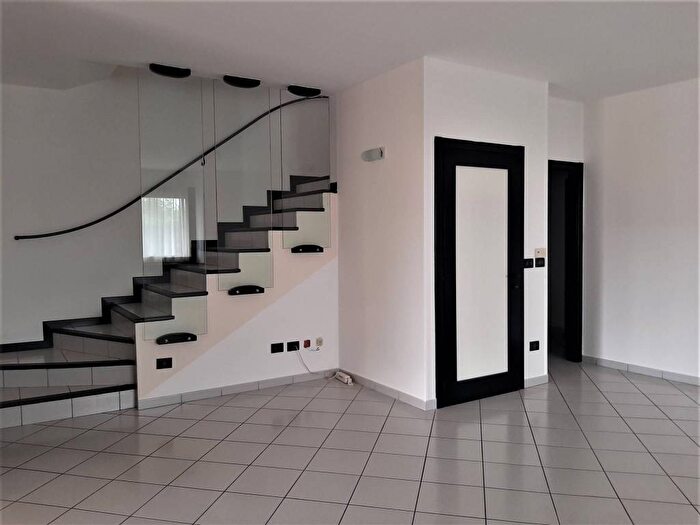 Casa con 6 locali in affitto in Via Dismano, Torre del Moro Case Gentili, Cesena