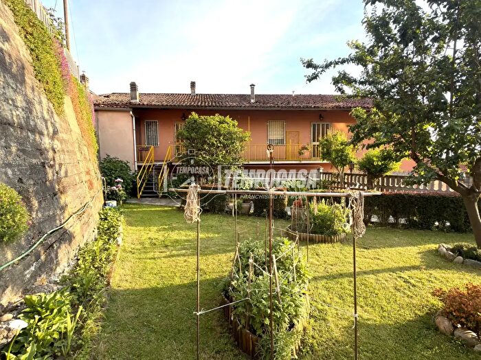 Appartamento quadrilocale in vendita in Via Vittorio Emanuele II, Cuceglio