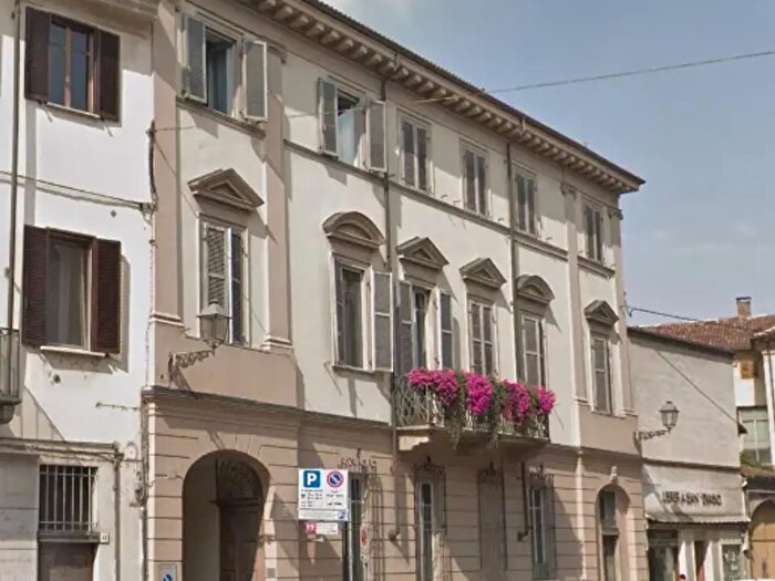 Appartamento trilocale in affitto in Via Mameli, Casale Monferrato