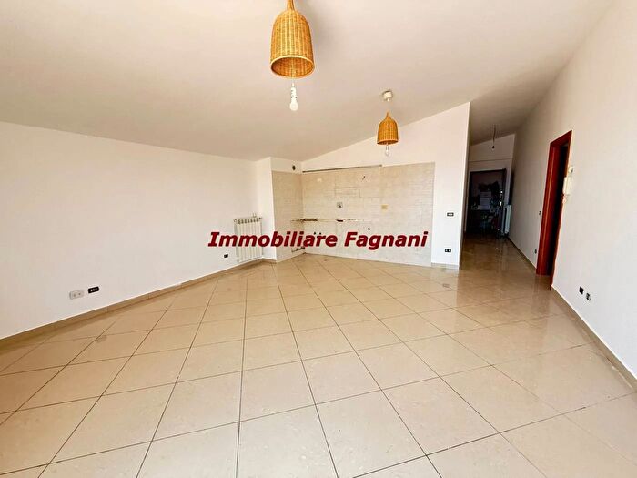 Appartamento trilocale in affitto in Via AlgidusLariano, Lariano