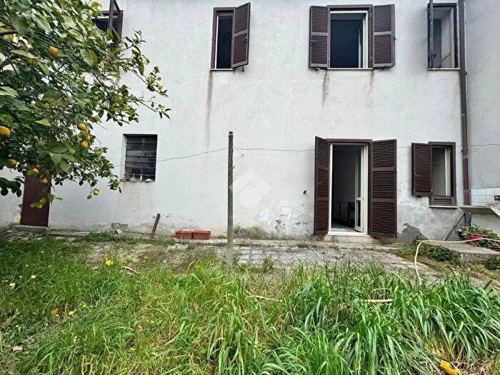 Appartamento trilocale in vendita in Via Petrella, Tuscania