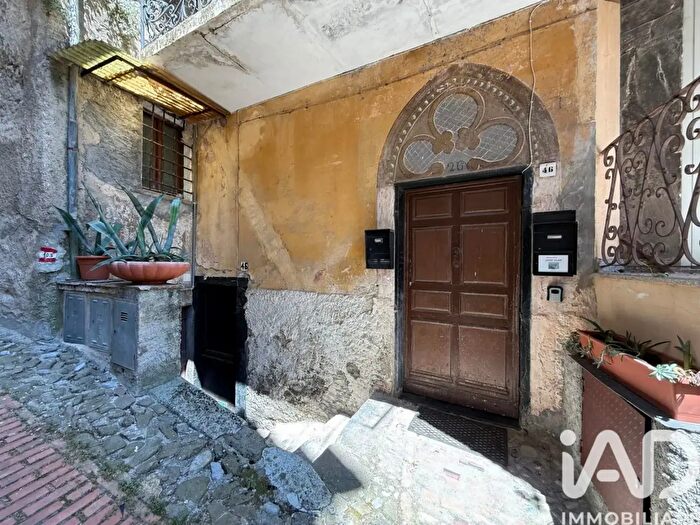 Appartamento quadrilocale in vendita in Via Vittorio Emanuele, Castel Vittorio