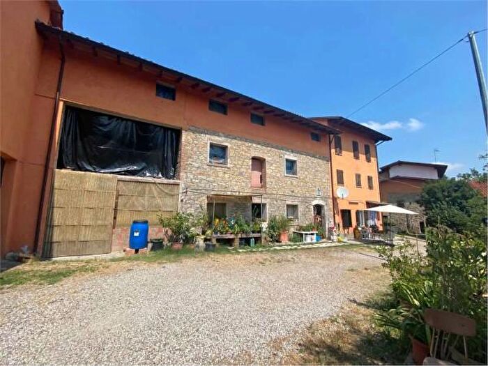 Casa con 6 locali in vendita in Via Casa Chesi SNC, Serramazzoni