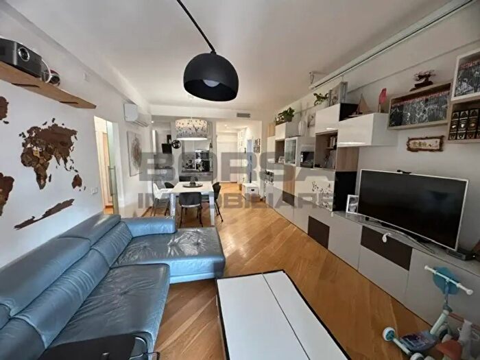 Appartamento quadrilocale in vendita in Via Calzabigi, Livorno