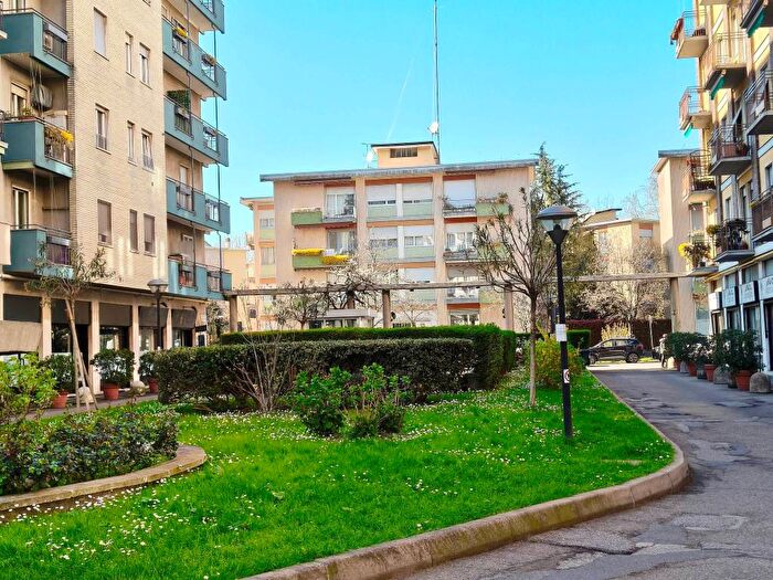 Appartamento trilocale in affitto in Via Martiri Triestini, San Siro, Milano