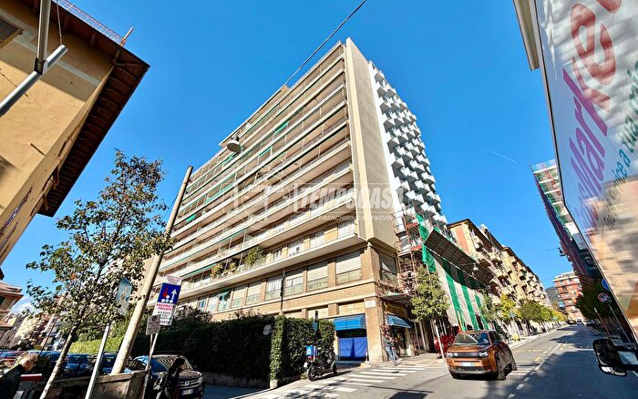 Appartamento quadrilocale in vendita in Viale Carlo Canepa, Genova