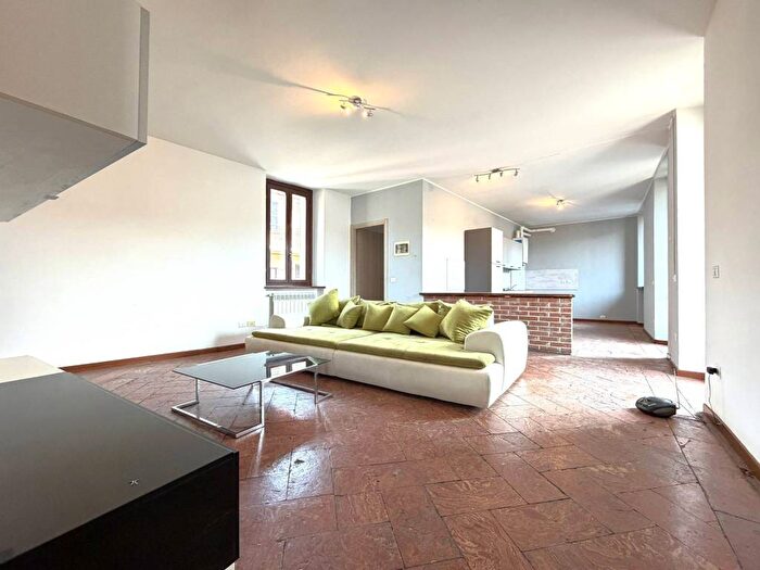 Appartamento trilocale in affitto in Via Guglielmo Marconi, Centro, Castelletto Sopra Ticino