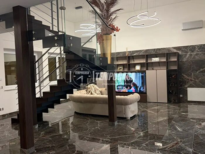 Casa quadrilocale in vendita in Via Ceresole, Carmagnola