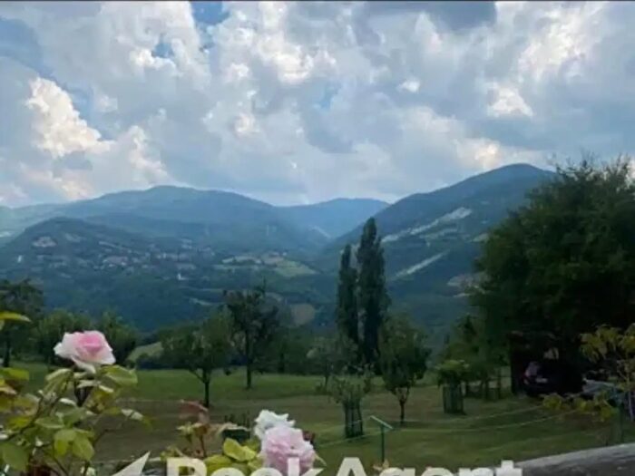 Casa con 6 locali in vendita in Terenzo