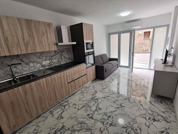 Appartamento bilocale in affitto in Via Settembre, Centro Storico, Catanzaro