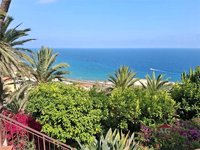 Casa trilocale in vendita in Via del Beodo, Bordighera