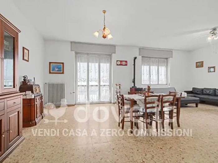 Casa con 6 locali in vendita in Via Vittorio Emanuele II, Valera Fratta