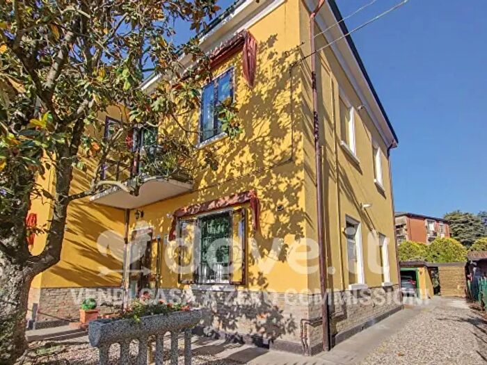 Casa con 6 locali in vendita in Via Guglielmo Marconi, Ferrara