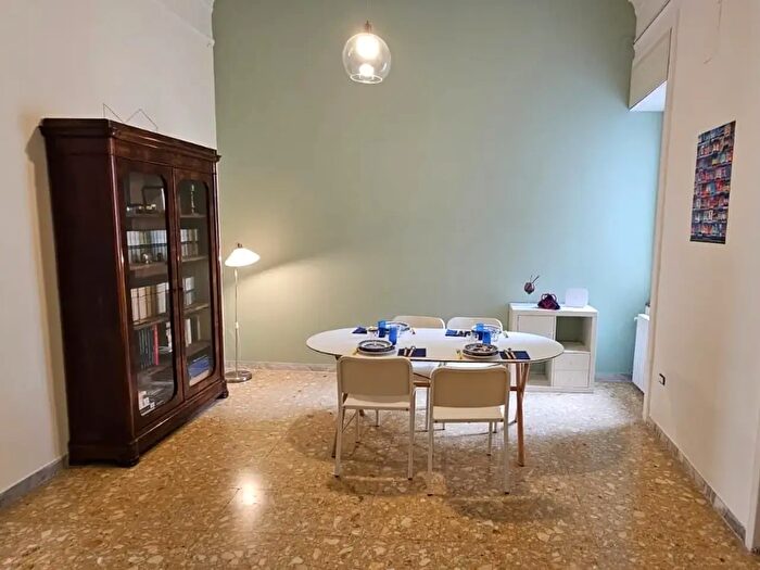 Appartamento bilocale in affitto in Piazza Dante, Napoli