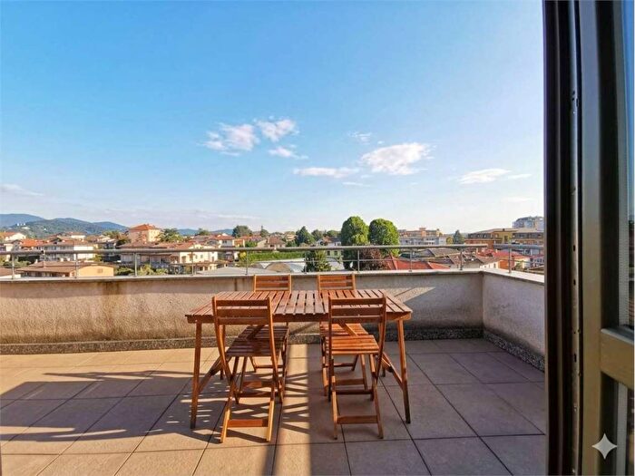 Appartamento bilocale in affitto in via montorfano, Lipomo