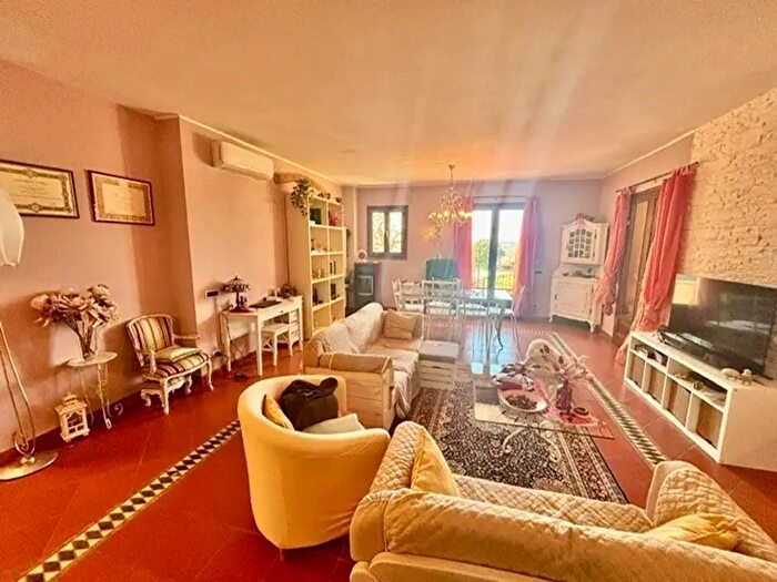 Casa con 7 locali in vendita in Vinci
