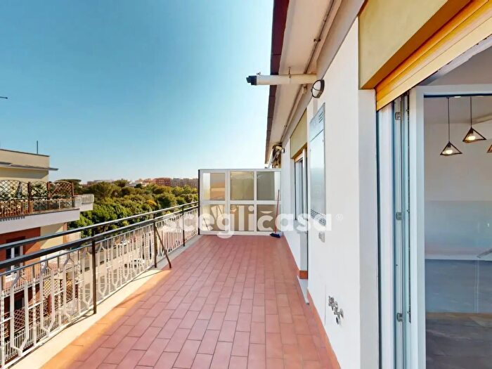 Appartamento trilocale in affitto in Via Deruta, Roma