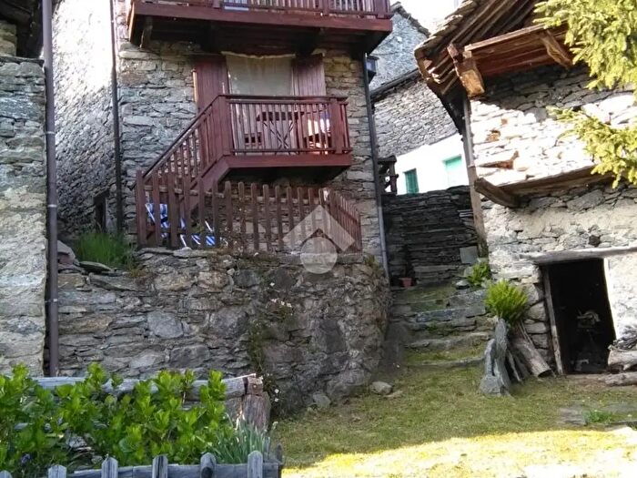 Casa trilocale in vendita in Località Ronco Bianco, Chialamberto
