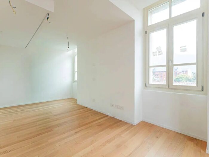 Appartamento trilocale in vendita in Via Antonio Ghislanzoni, Lecco
