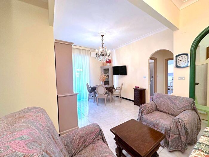 Appartamento trilocale in affitto in Via Monsignor Cesare Boccoleri, Centro Interno Ferrovia, Rapallo