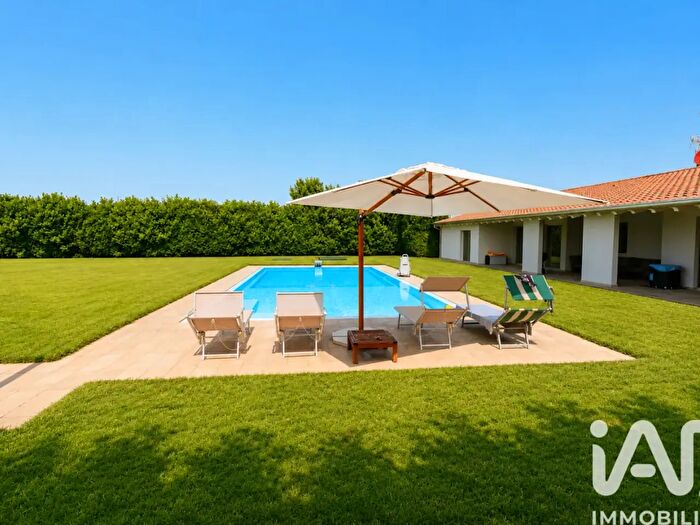 Casa con 7 locali in vendita in Via Basilica, Calvisano