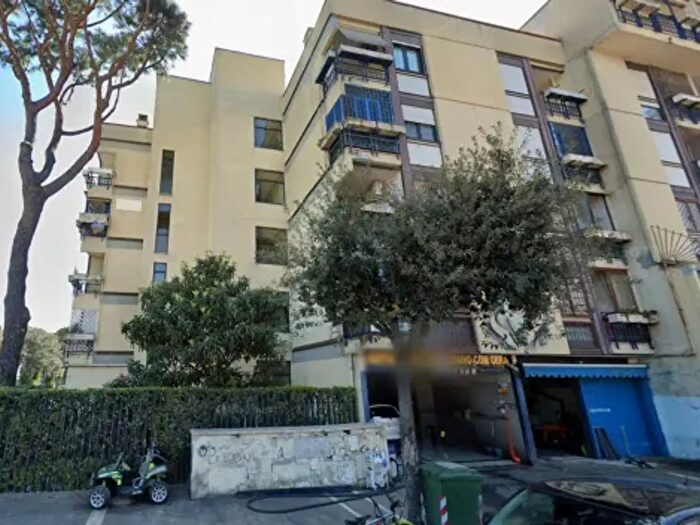 Appartamento trilocale in vendita in Via dei Cochi, Roma