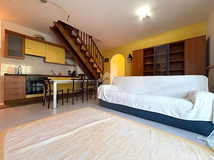 Appartamento trilocale in vendita in Via Nani, Sondrio