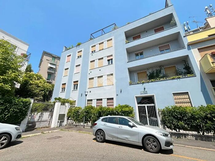 Appartamento trilocale in affitto in Via Antonio Curti, Milano