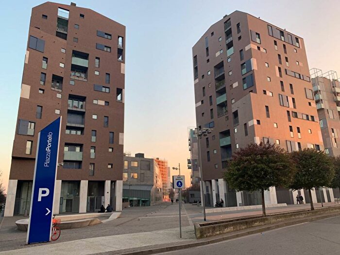 Appartamento trilocale in affitto in Largo Marco Zanuso, Portello Parco Vittoria, Milano