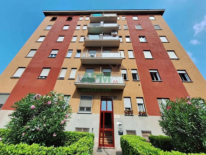 Appartamento trilocale in affitto in Milano