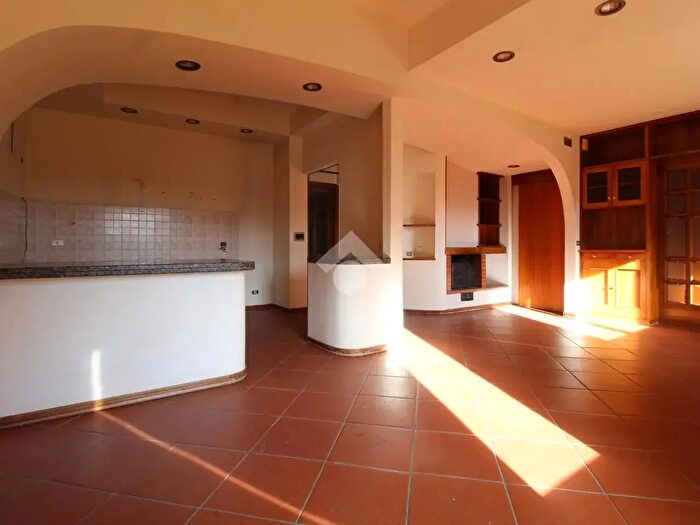 Appartamento con 6 locali in affitto in Via Risorgimento Trav d, Reggio Calabria