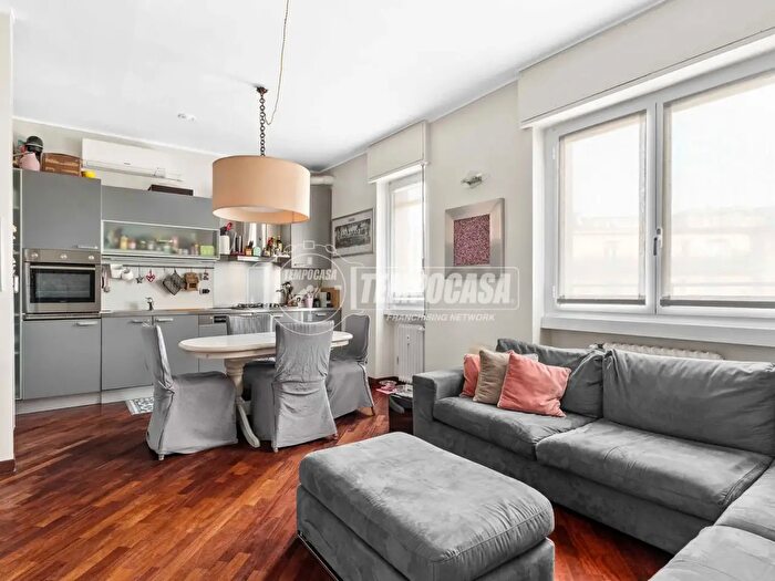 Appartamento trilocale in vendita in Milano