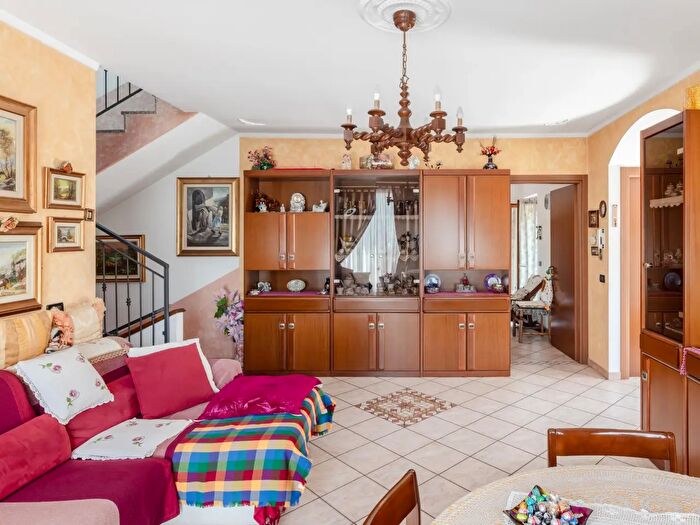 Casa trilocale in vendita in Via Fugino a, Porto Valtravaglia
