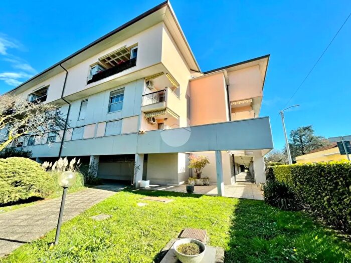 Appartamento trilocale in vendita in Via Goffredo Mameli, Monza