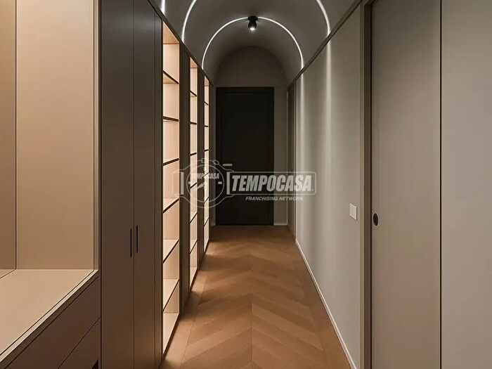 Appartamento trilocale in vendita in Corso di Porta Nuova, Milano