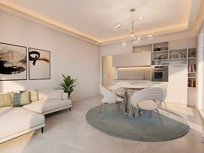 Appartamento trilocale in vendita in Via Cazulini, Alassio