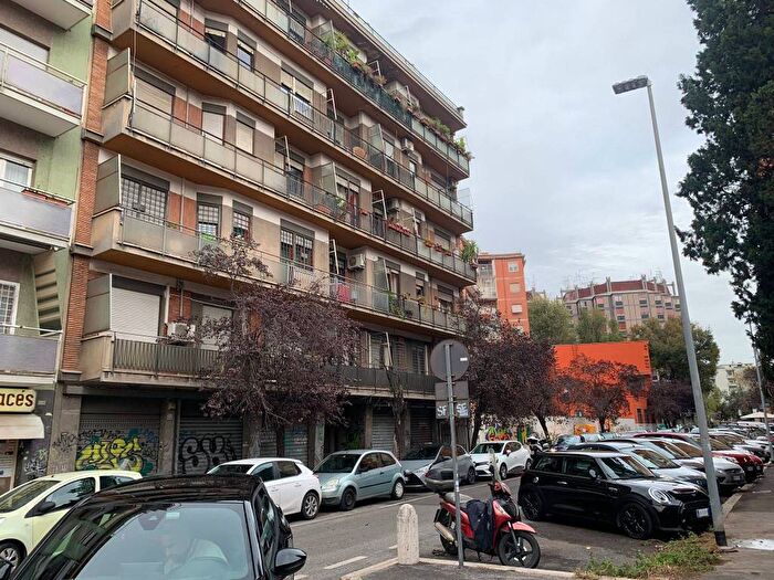 Appartamento quadrilocale in affitto in Via di Santa Maria Goretti, Africano Villa Chigi, Roma