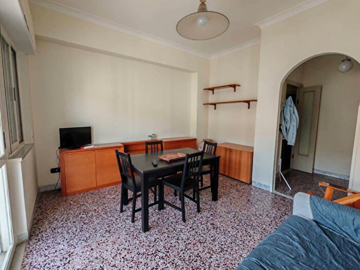 Appartamento trilocale in affitto in Via Giovanni Paolo Parisio, Mater Domini Cavita, Catanzaro