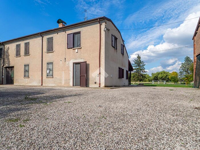 Casa con 5 locali in vendita in Via Malerba, Masi Torello