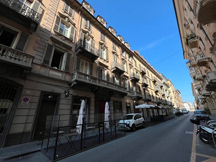 Appartamento trilocale in affitto in Via Maria Vittoria, Via della Rocca, Torino