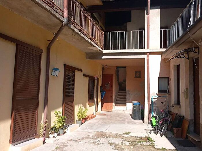 Appartamento bilocale in affitto in Via Fratelli John e Robert Kennedy, Centro, Novedrate