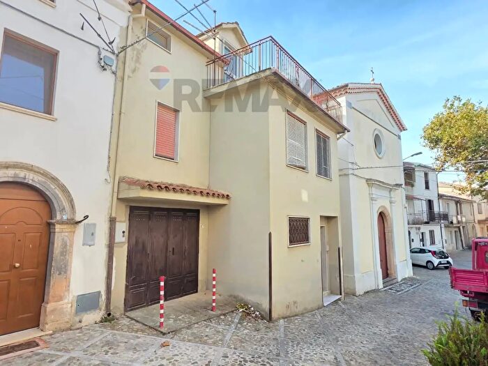 Casa con 9 locali in vendita in Contrada Rovella, Zumpano