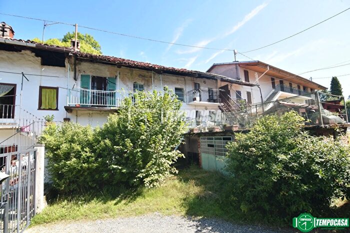 Casa con 6 locali in vendita in Stradale Rocca, Rocca Canavese