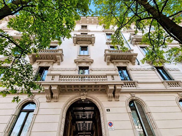 Appartamento trilocale in affitto in via Moscati, Paolo Sarpi, Milano
