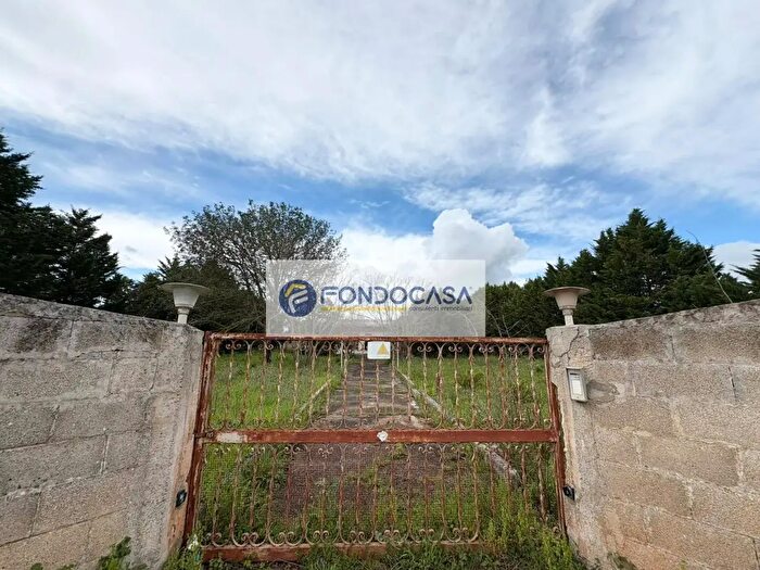 Casa quadrilocale in vendita in Via Vecchia Comunale Maglie Palmariggi, Maglie