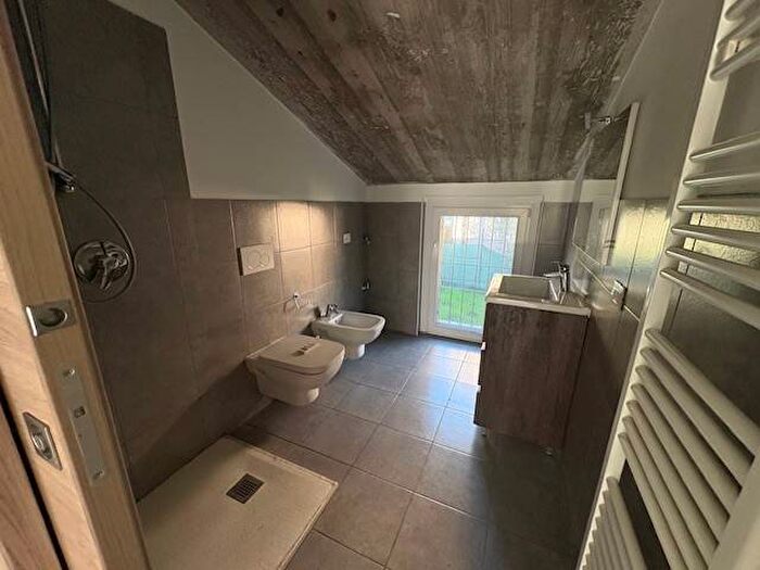 Appartamento trilocale in affitto in Centro, Torre Boldone