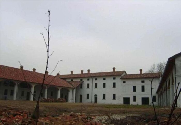 Casa con 16 locali in vendita in Grumello Cremonese ed Uniti