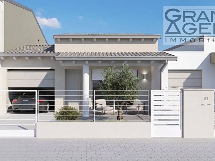 Casa con 6 locali in vendita in Don G Minzoni, Roverbella