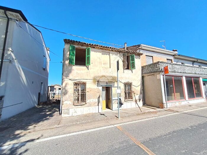 Casa quadrilocale in vendita in Via Petrosa, Ravenna